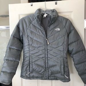 🤍 Gray The North Face Puffy Jacket!!!